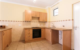 2 Bedroom Apartment in Willow Park Manor