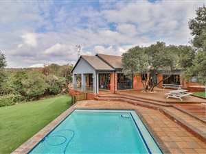 5 Bed House in North Riding AH