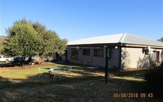 338 ha Farm in Swartruggens