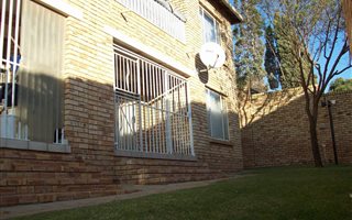 2 Bedroom Apartment in Grobler Park