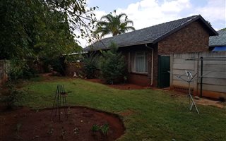 2 Bedroom House in Doornpoort and surrounds