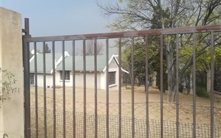1 Bedroom House in Broadacres