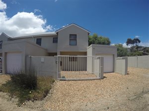 3 Bedroom Townhouse in Kommetjie