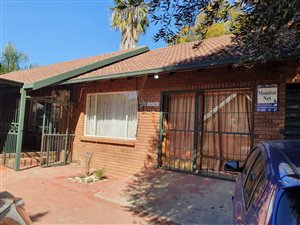 4 Bed Townhouse in Brits Central