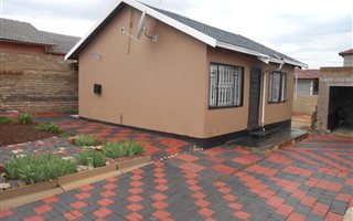 2 Bedroom House in Kagiso