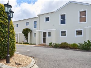 3 Bed Townhouse in Kirstenhof