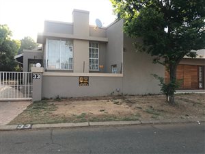 3 Bed House in Glenvista