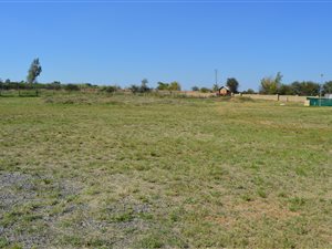 750 m² Land available in Lifestyle Estate