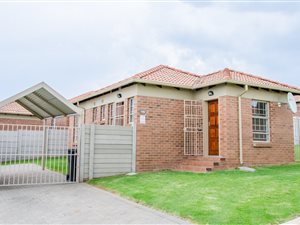 2 Bed House in Olievenhoutbosch