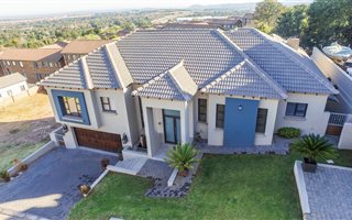 3 Bedroom House in Rietvalleirand