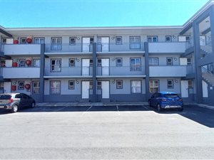 2 Bed House in Surrey Estate