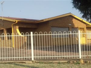 4 Bed House in Glencoe