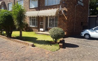 2 Bedroom Townhouse in Lilianton