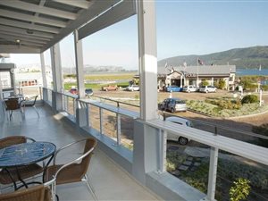 5 Bed Apartment in Thesen Islands