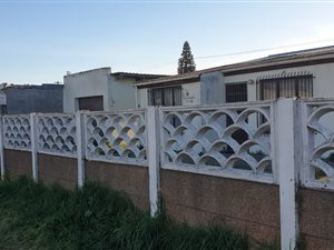 2 Bed House in Crossroads