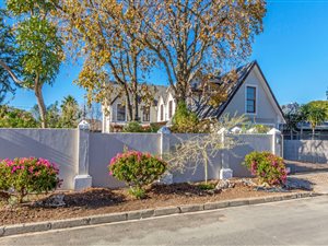 3 Bed House in Stuarts Hill