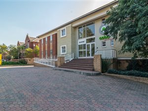 830 m² Office Space in Fourways