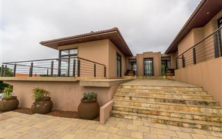 4 Bedroom House in Theescombe