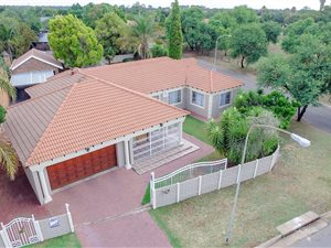 4 Bed House in Wierda Park