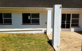 2 Bedroom Garden Cottage in Walmer