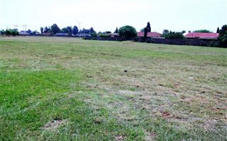 1581 m² Land available in Daggafontein