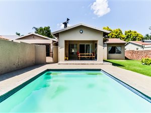 3 Bed House in Marais Steyn Park