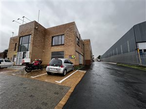3300 m² Industrial space in Tulisa Park