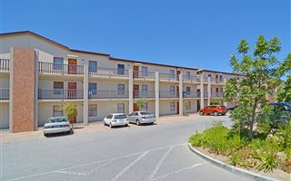 2 Bedroom Apartment in Parklands