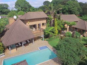 6 Bed House in Summerveld