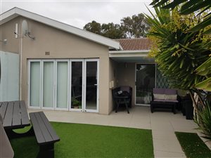 2 Bed Townhouse in Plattekloof Glen
