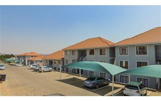 3 Bedroom Apartment in Winchester Hills