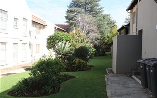 2 Bedroom Apartment in Die Hoewes