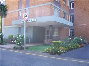 2 Bed Apartment in Elarduspark