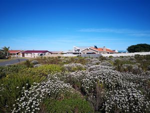 736 m² Land available in Franskraal