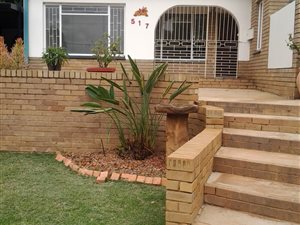 2 Bedroom Garden Cottage in Constantia Park