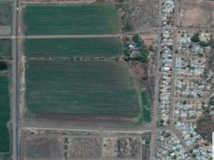 3 ha Farm in Brits