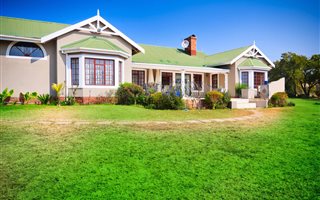 12 Bedroom House in Kyalami AH