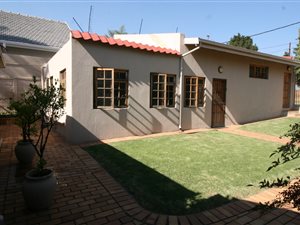 1 Bed Garden Cottage in Orchards