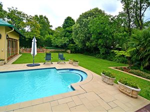 6 Bed House in Thornhill Estate