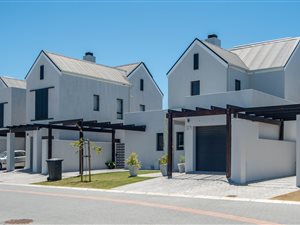 3 Bed Townhouse in Acorn Creek Lifestyle Estate