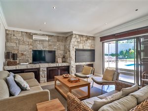 4 Bed House in De Bron
