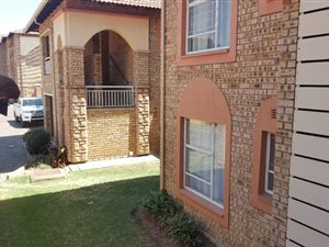 2 Bed Apartment in Vanderbijlpark SE2