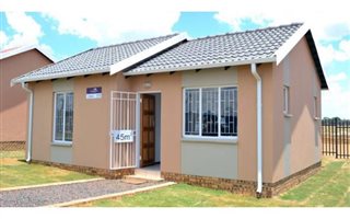 2 Bedroom House in Roodepoort Central