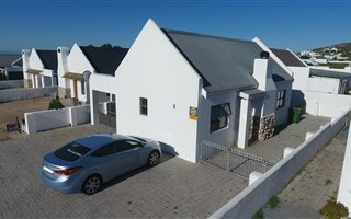 2 Bedroom House in St Helena Bay
