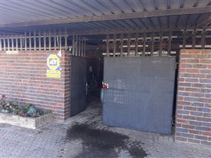 2 Bed Apartment in Witpoortjie