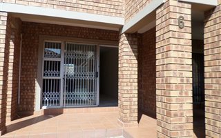 2 Bedroom Apartment in Meyersdal