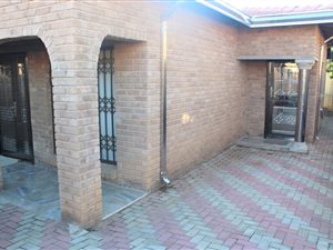 3 Bed House in Phuthaditjhaba