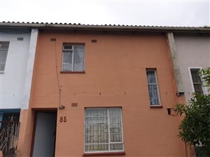 3 Bed Duplex in Elsies River