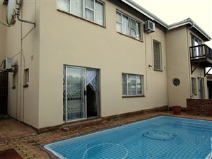 5 Bed House in Carrington Heights