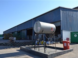 14000 m² Retail Space in Queensmead Industrial